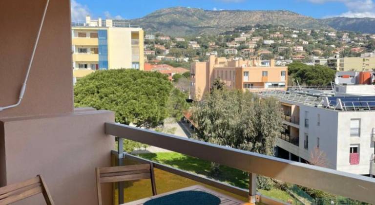 Apartment with terrace in Le Lavandou
