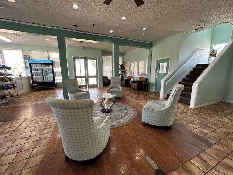 Home Suites Hill Country — photo 2