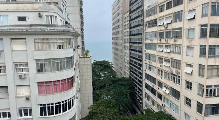 Rental apartment | Next to Fort Copacabana | Beach nearby | Pets allowed in Leme