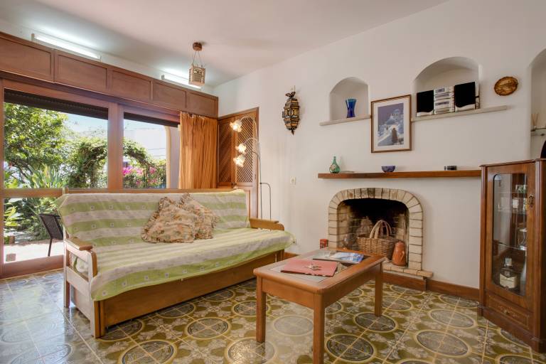 Rental apartment with fast internet, garden & grill | Garden view — photo 4