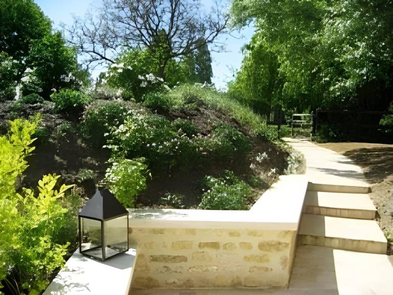 House with pool, yard & terrace in Lisieux