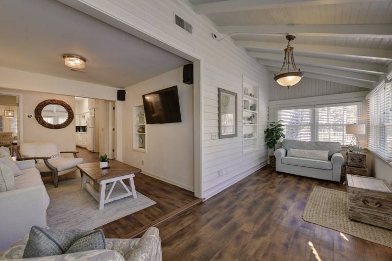 Tipsy Turtle - 1227 Beachview Drive — photo 4
