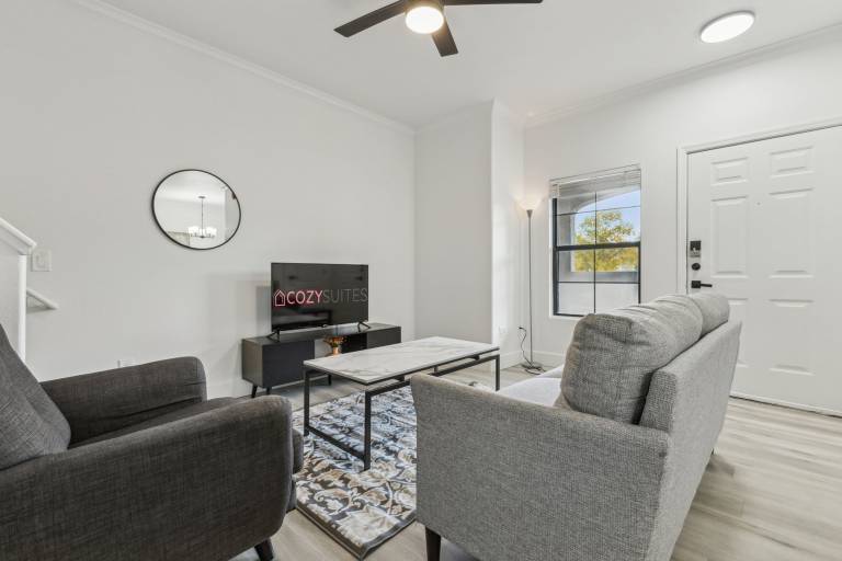 CozySuites Chandler 2BR with 2 pools Jacuzzi in Chandler, AZ
