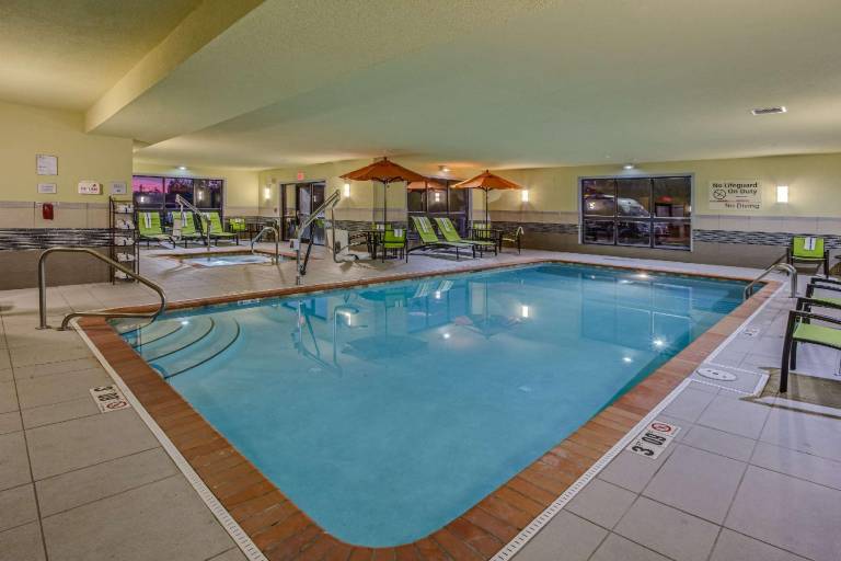 Hampton Inn & Suites Elyria — photo 3
