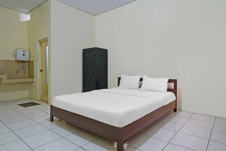 OYO Life 92641 Guest House Palinggihan Ii