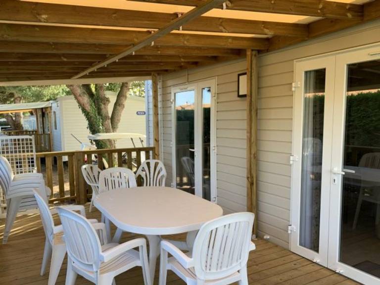 Children-friendly pleasant mobile home with terrace & heated pool | Pets allowed — photo 5