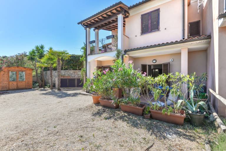 Apartment 'Appartamento Thomas' with Private Terrace in Capoliveri