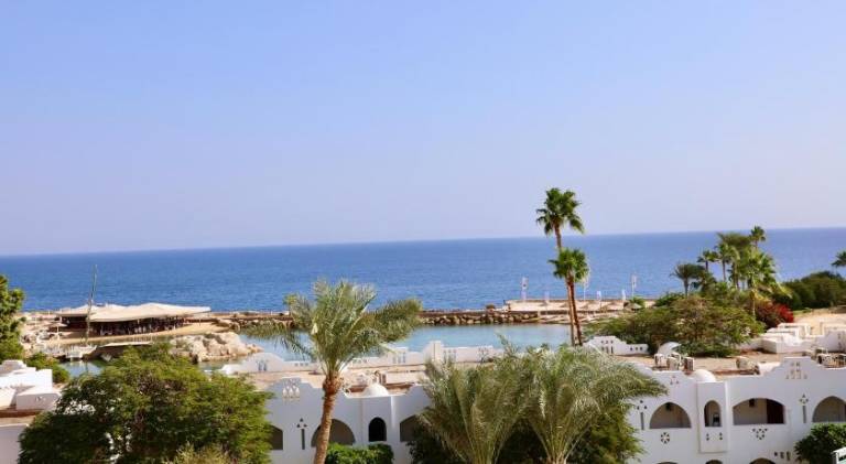 Family-friendly serviced apartment with pool, garden & jacuzzi | Close to the beach | Pet-friendly — photo 4