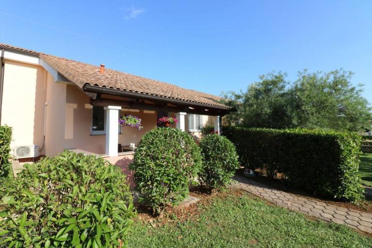 House  Vrvari
