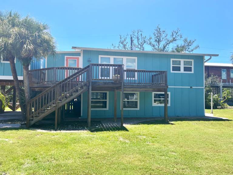 Vacation home with barbecue & garden in Fort Myers Beach, FL