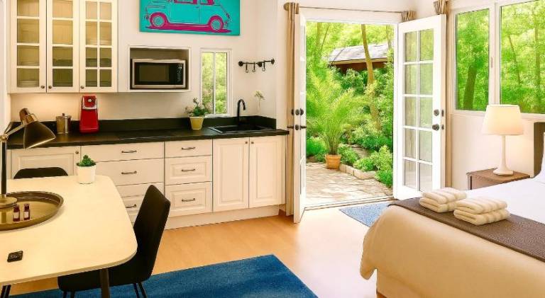 Enchanting Private Hollywood Hills Guest House with Tranquil Tree-Top Views, Magical Outdoor Living — photo 2