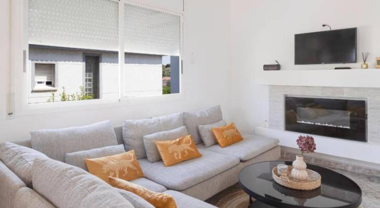 Vacation home with pool | Pet-friendly — photo 2