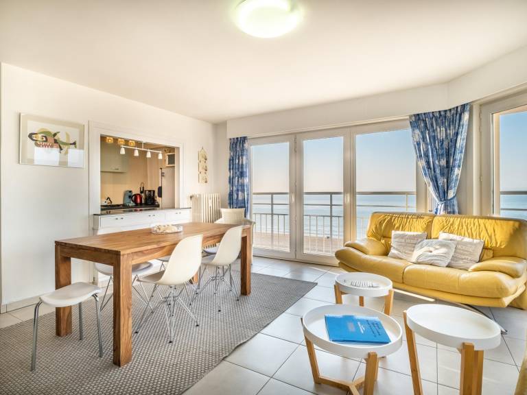 Holiday apartment | Sea view | Next to the beach | Pet-friendly in De Panne