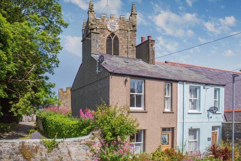 2 Bed in Beaumaris oc wai218