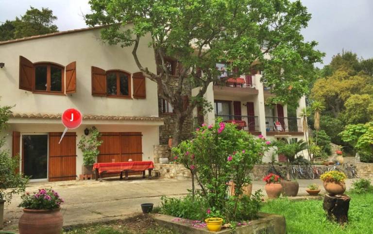 Gite with garden, terrace & pool | Garden view — photo 2