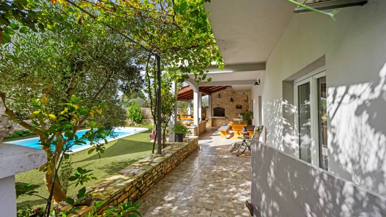 Fully equipped big villa with terrace, garden & private pool | Pet-friendly — photo 5