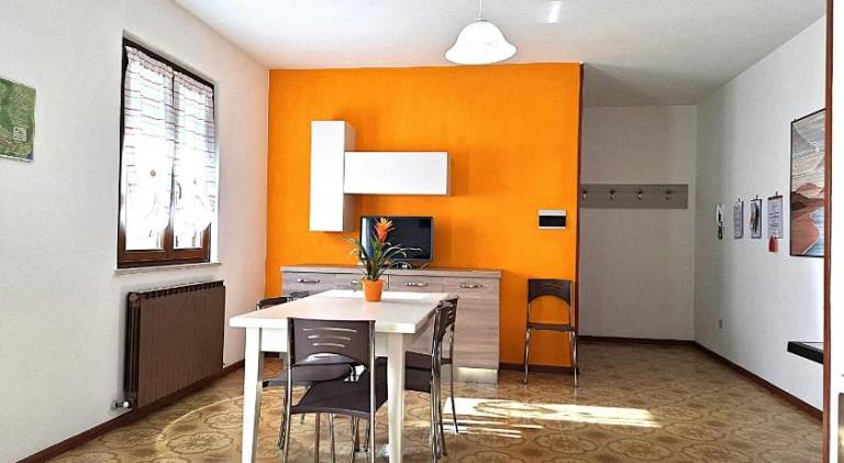 Rental apartment with patio, barbecue & pool — photo 5