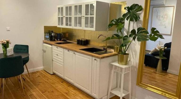 Apartment with patio & garden — photo 2