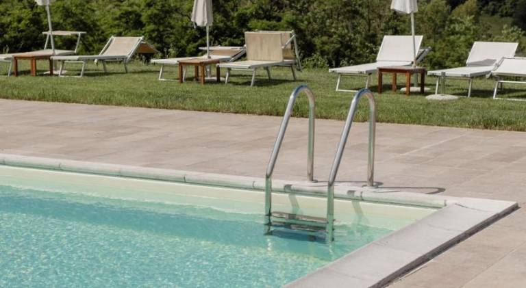 Farm with patio, grill & pool — photo 4