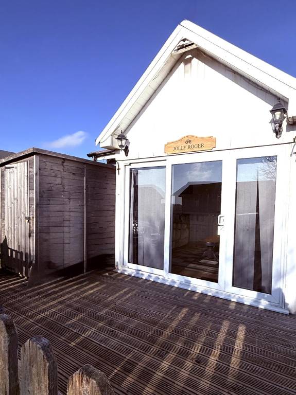 Chalet with 2 rooms for 4 persons — photo 4