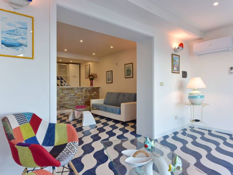 Holiday apartment with terrace — photo 4