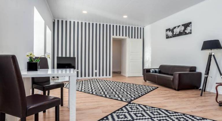 Holiday apartment | Near Town Hall Square | Good for workation | Pet-friendly — photo 3