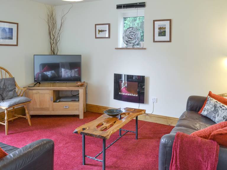 Children-friendly cottage with patio, garden & grill | Pets allowed — photo 2