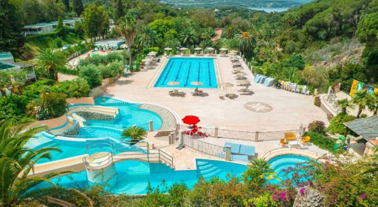 Tent with hot tub & pool in Portoferraio