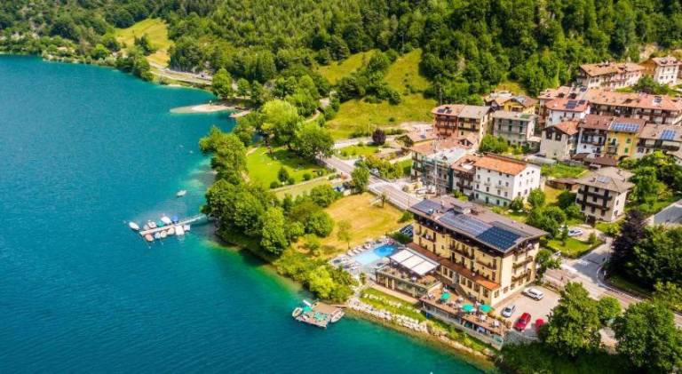 Rental apartment with 3 rooms for 8 persons in Ledro