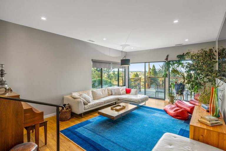 Private Pool & Large Deck: Modern Cotati Villa! — photo 4