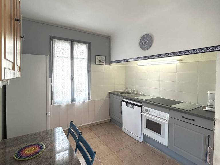 Charming Village House, 50m from Beach, Terrace & Garden, Up to 4 Guests — photo 5