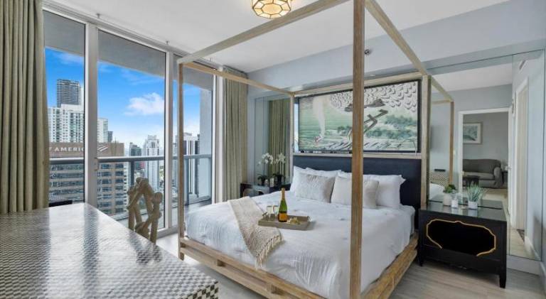 Holiday apartment with pool | Next to Bayfront Park — photo 2