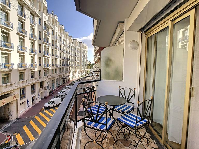 Rental apartment with 1 room for 4 persons in Cannes