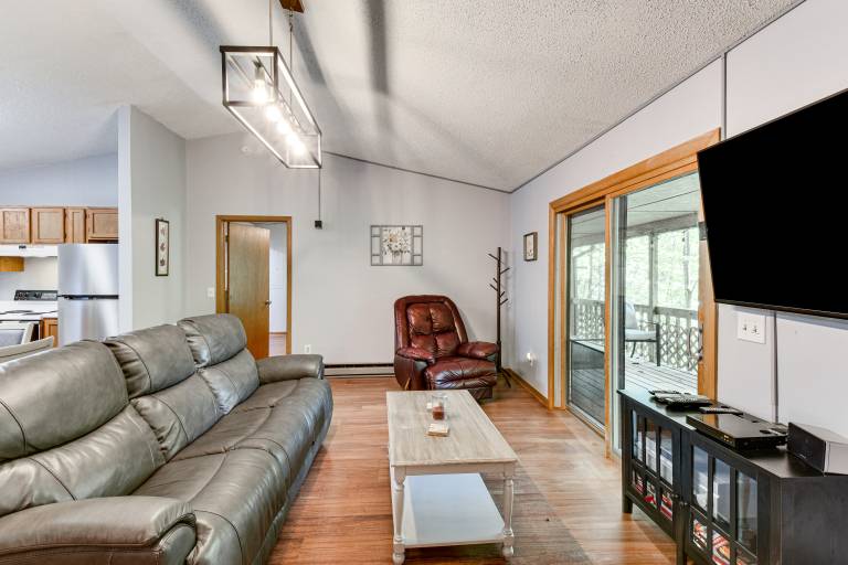 Cozy Franklin Retreat w/ Deck - 5 Mi to Downtown! — photo 5