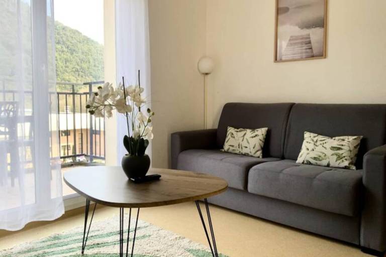 Apartment with pool & terrace — photo 3