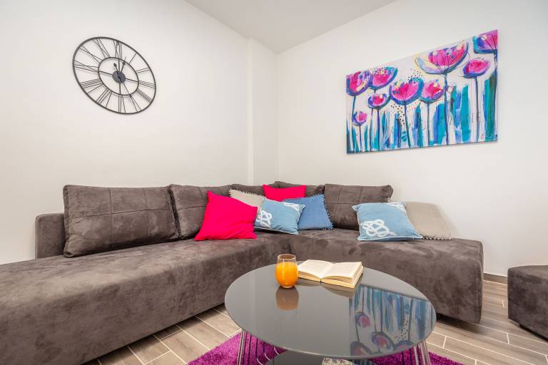 Fully equipped villa with terrace & yard | Pets are welcome — photo 4