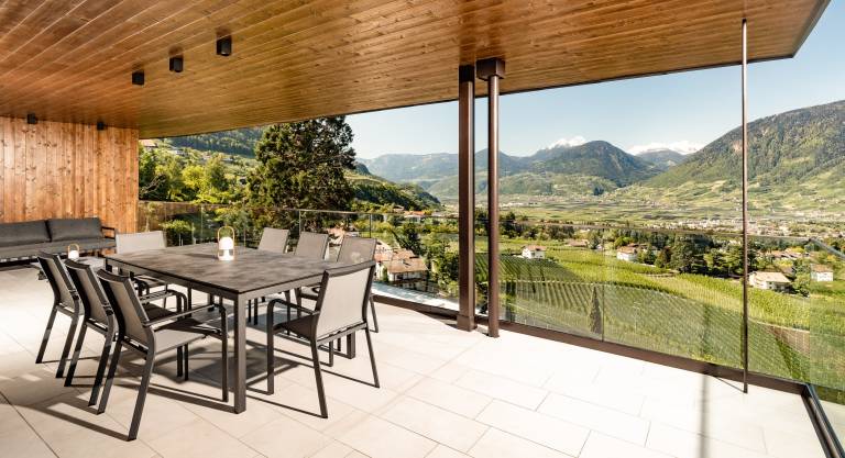 Apartment with terrace, garden & sauna | Mountain view — photo 4