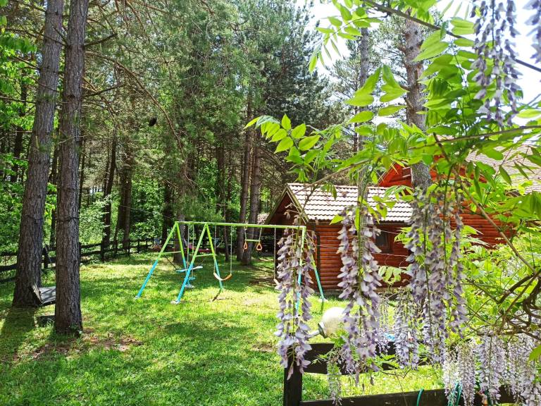 Vacation home with yard, terrace & barbeque | Mountain view — photo 2
