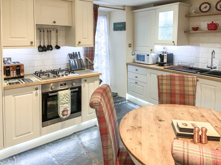 Family-oriented cottage with garden | River view | Dogs allowed — photo 2