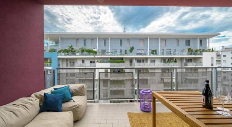 Rental apartment with patio — photo 5