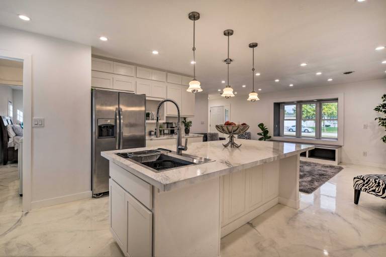 Renovated Griffith Family Home in Chicagoland Area — photo 2