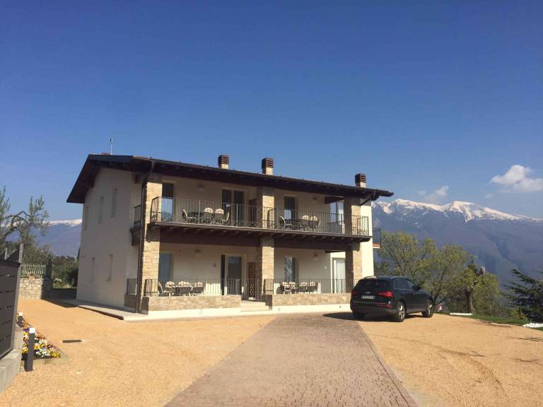 Holiday apartment with garden & heated pool — photo 2
