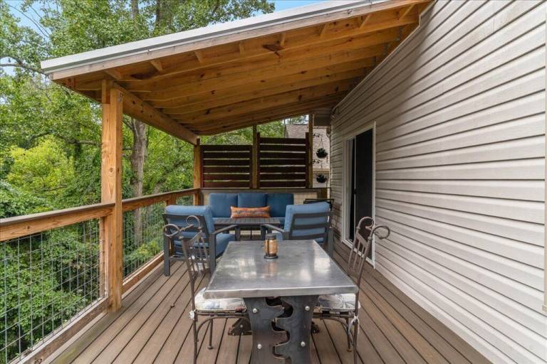 House  Weaverville