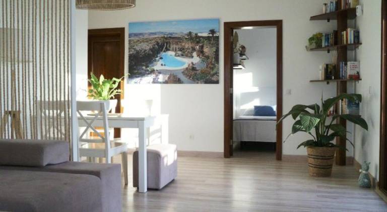 Fully equipped villa with yard, private pool & patio | Perfect for remote work | Pets allowed — photo 2