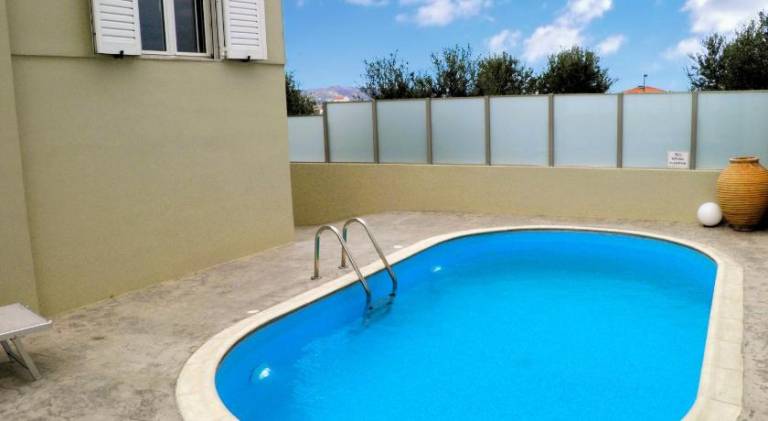 Villa with private pool, terrace & yard in Malevizi