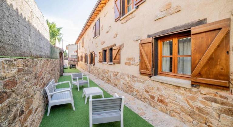 Apartment with BBQ, yard & terrace | Pet-friendly — photo 5