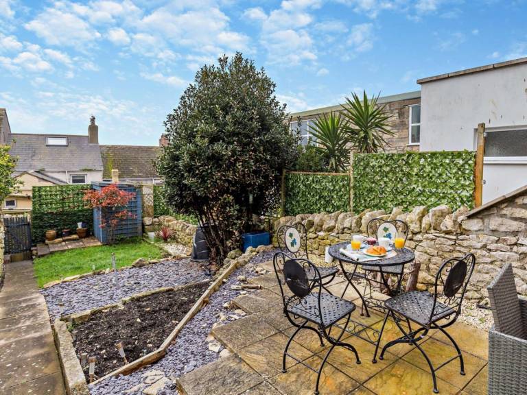 Cottage with garden | Water view | Beach nearby | Pets are welcome in Weymouth