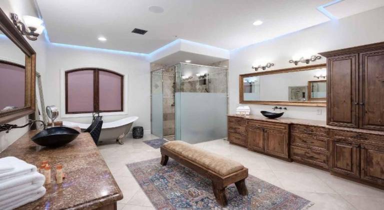 Vacation home with hot tub & pool | Pet-friendly — photo 2