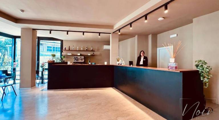HOTEL NOIR - Free Brunch & Breakfast Until 13-00 - Vicinissimi a Mirabilandia — photo 4
