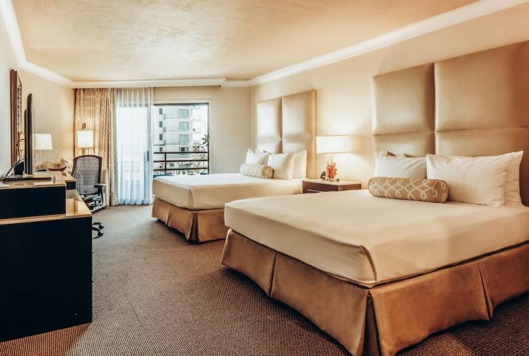 Resort Huntington Beach